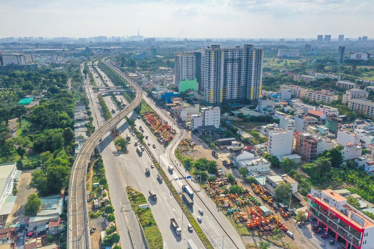 Thị trường BĐS phía Đông TP.HCM sốt trở lại nhờ hạ tầng