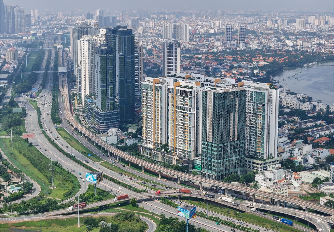 Thị trường BĐS phía Đông TP.HCM sốt trở lại nhờ hạ tầng