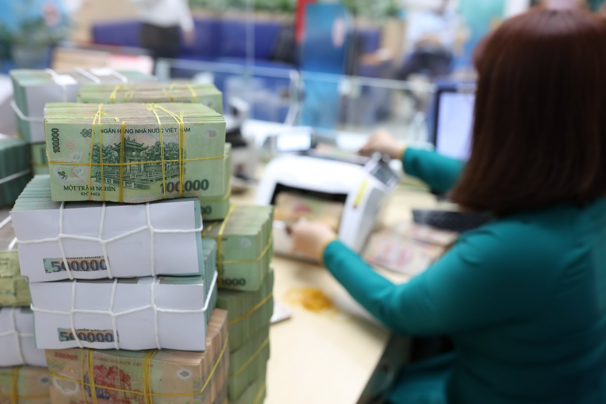 Áp lực lãi suất : Quý 4 thời điểm “xoay trục” chính sách tiền tệ?