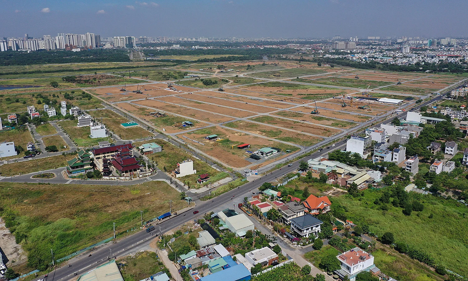 Thuế đất mới 2025–2026: Người dân có phải đóng thêm tiền? 