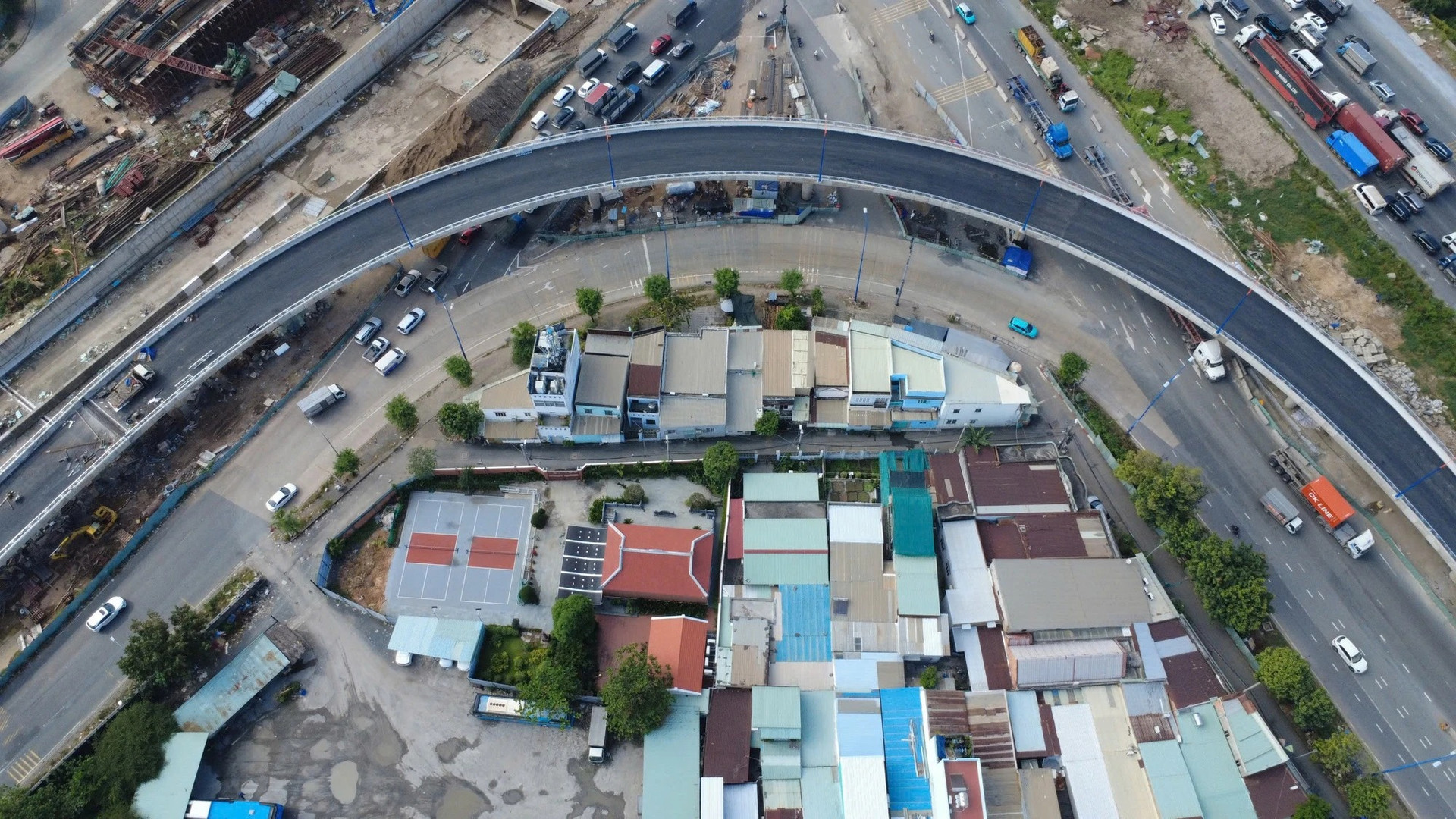 Nút giao An Phú thông xe nhánh cầu vượt đầu tiên