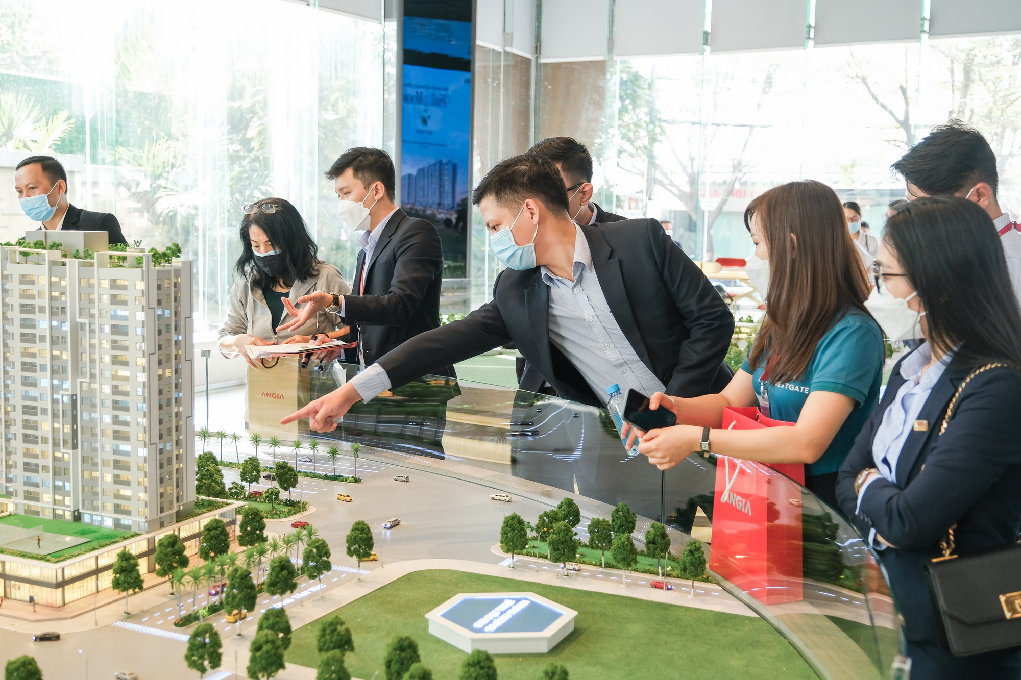 Hợp đồng điện tử BĐS: Lời giải cho bài toán đầu cơ và lướt sóng