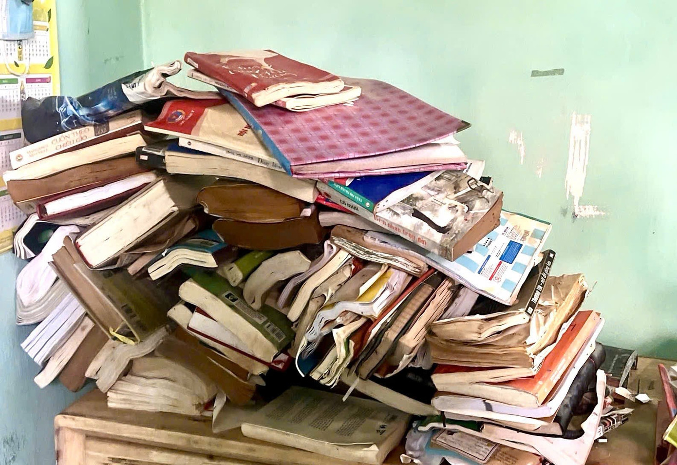 Sổ đỏ bị hư hỏng vì ngập lụt: Cách xin cấp lại đúng quy định mới