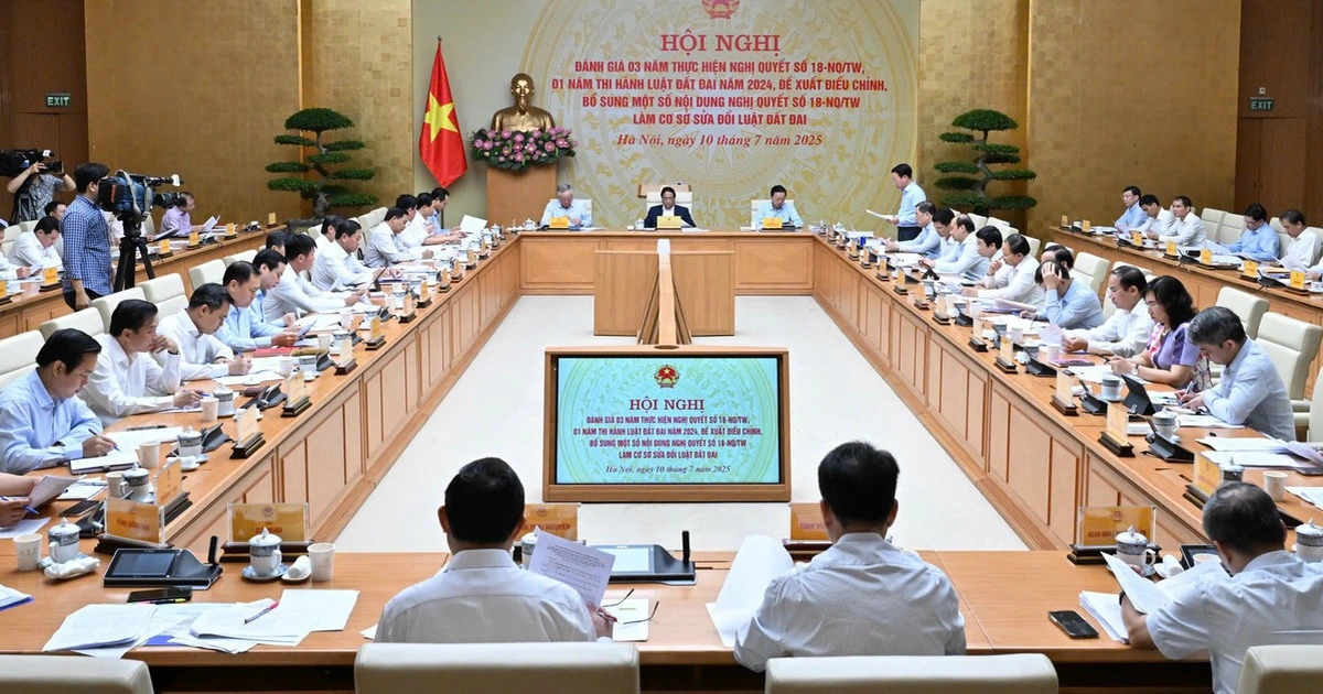 Sửa Luật Đất đai 2024: Thay thu hồi bằng góp đất?